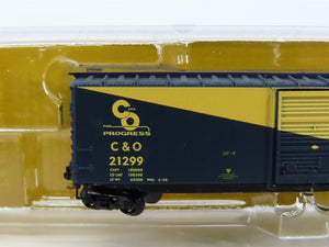 Z Scale Micro-Trains MTL 50500422 C&O The Chessie Route 50' Box Car #21299