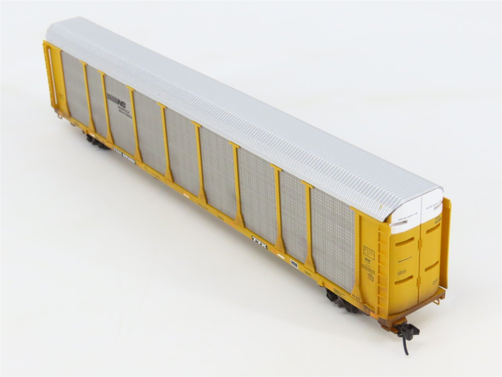 N Micro-Trains MTL 11144400 NS 89' Tri-Level Closed Autorack w/ Graffiti #995868