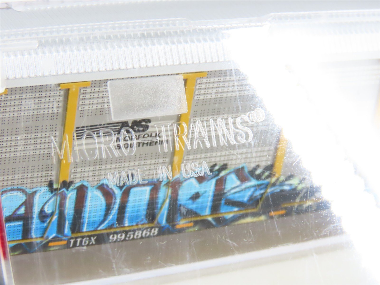 N Micro-Trains MTL 11144400 NS 89' Tri-Level Closed Autorack w/ Graffiti #995868