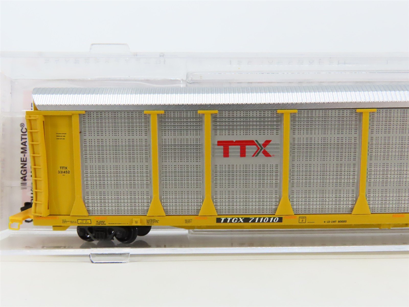N Scale Micro-Trains MTL 11100382 TTGX TTX 89' Tri-Level Closed Autorack #711010
