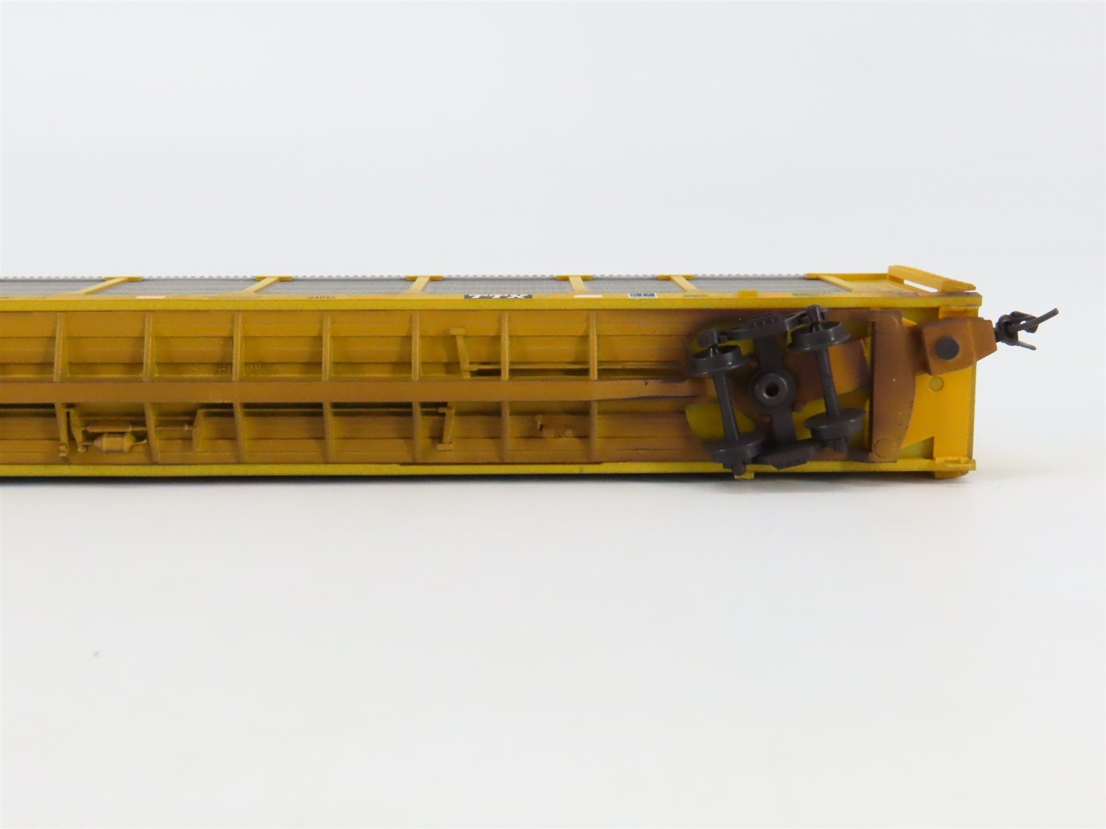 N Micro-Trains MTL 11144400 NS 89' Tri-Level Closed Autorack w/ Graffiti #995868