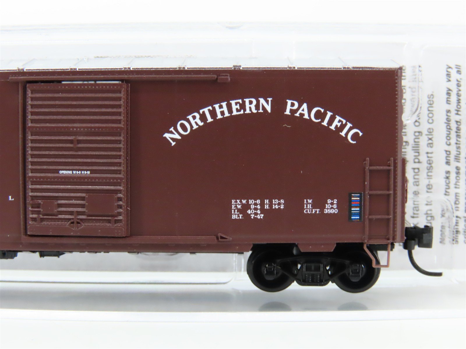 N Scale Micro-Trains MTL 02400600 NP Northern Pacific 40' Box Car #36297
