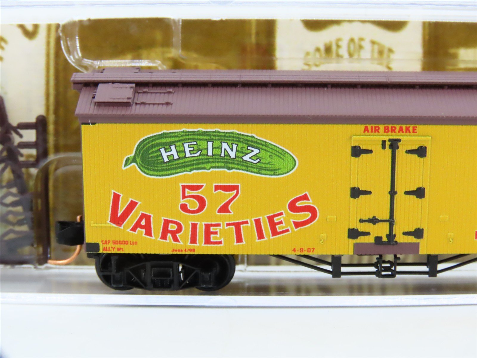 N Scale Micro-Trains MTL 05800400 HJHCo. Heinz Prepared Mustard 36' Reefer #486