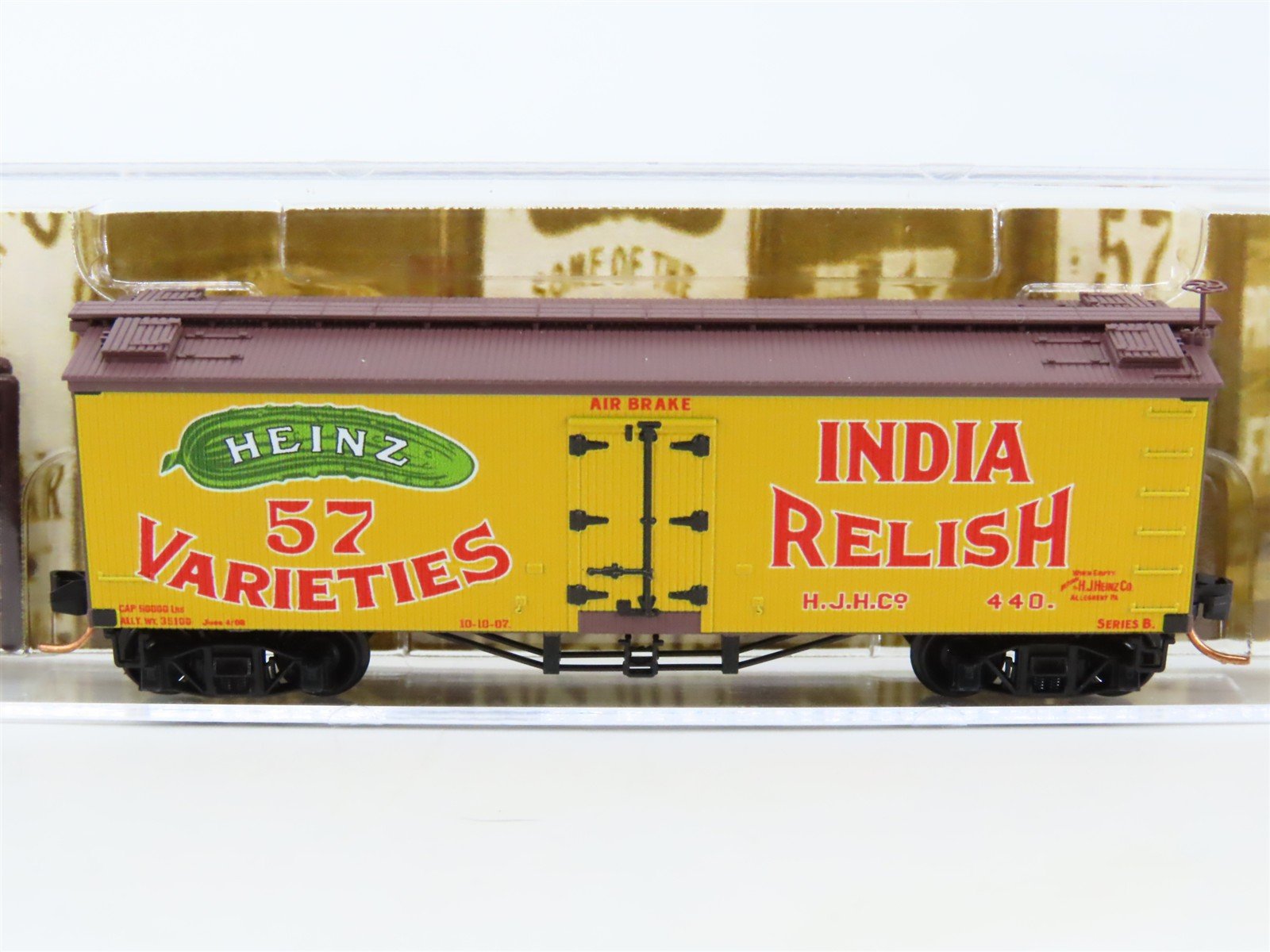 N Scale Micro-Trains MTL 05800420 HJHCo. Heinz India Relish 36' Reefer #440