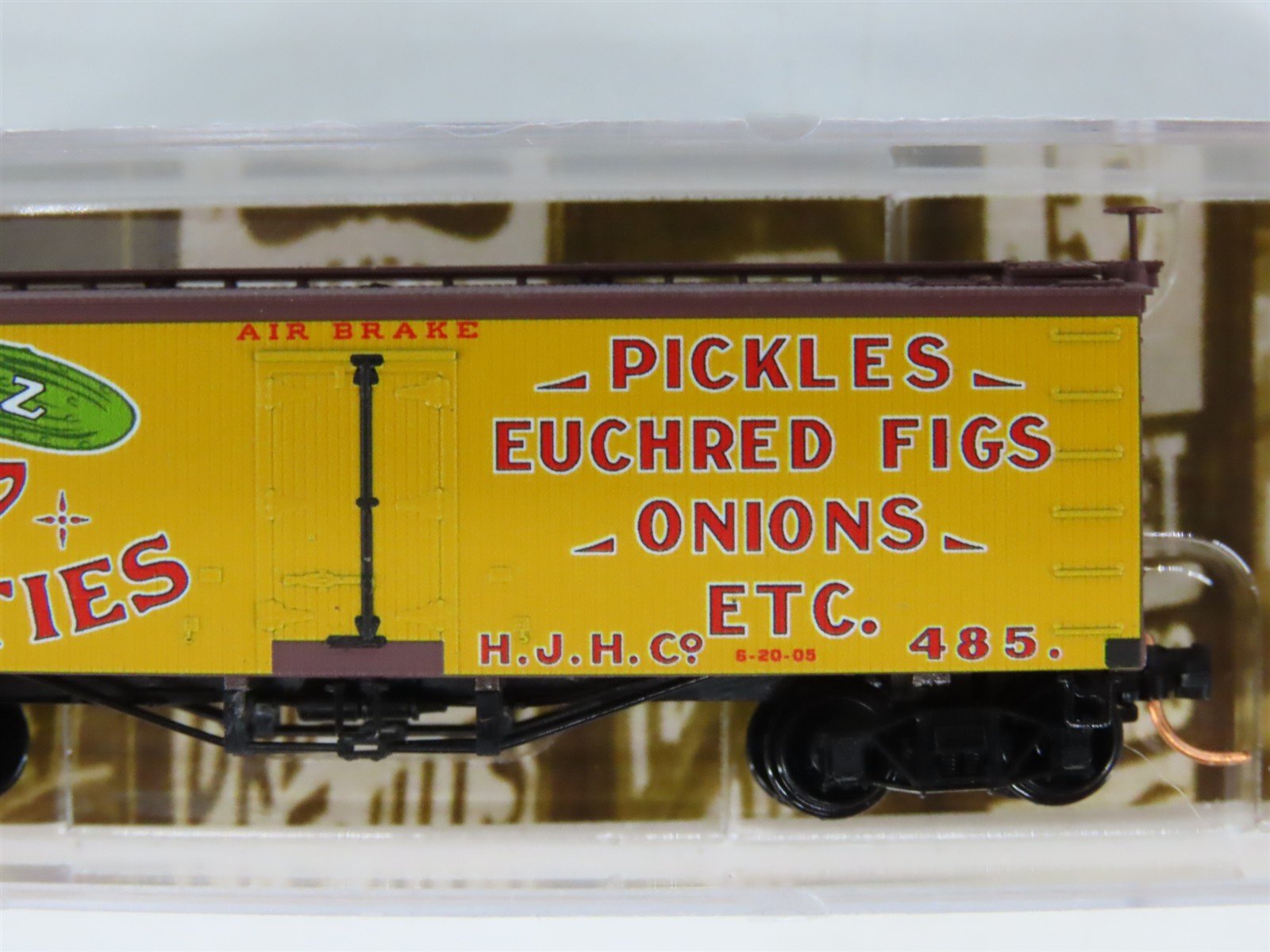 N Scale Micro-Trains MTL 05800051 HJHCo. Pickles Euchred Figs 36' Reefer #485