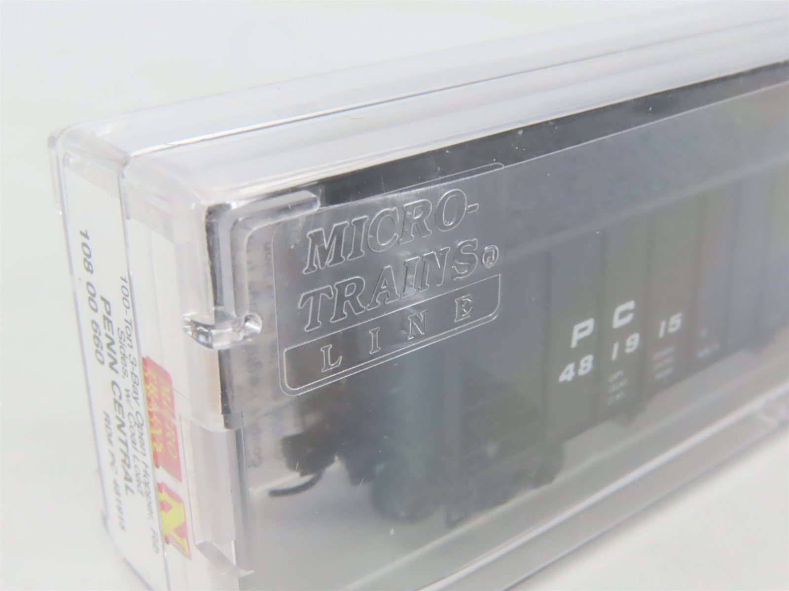 N Scale Micro-Trains MTL 10800660 PC Penn Central 3-Bay Hopper #481915 w/ Load