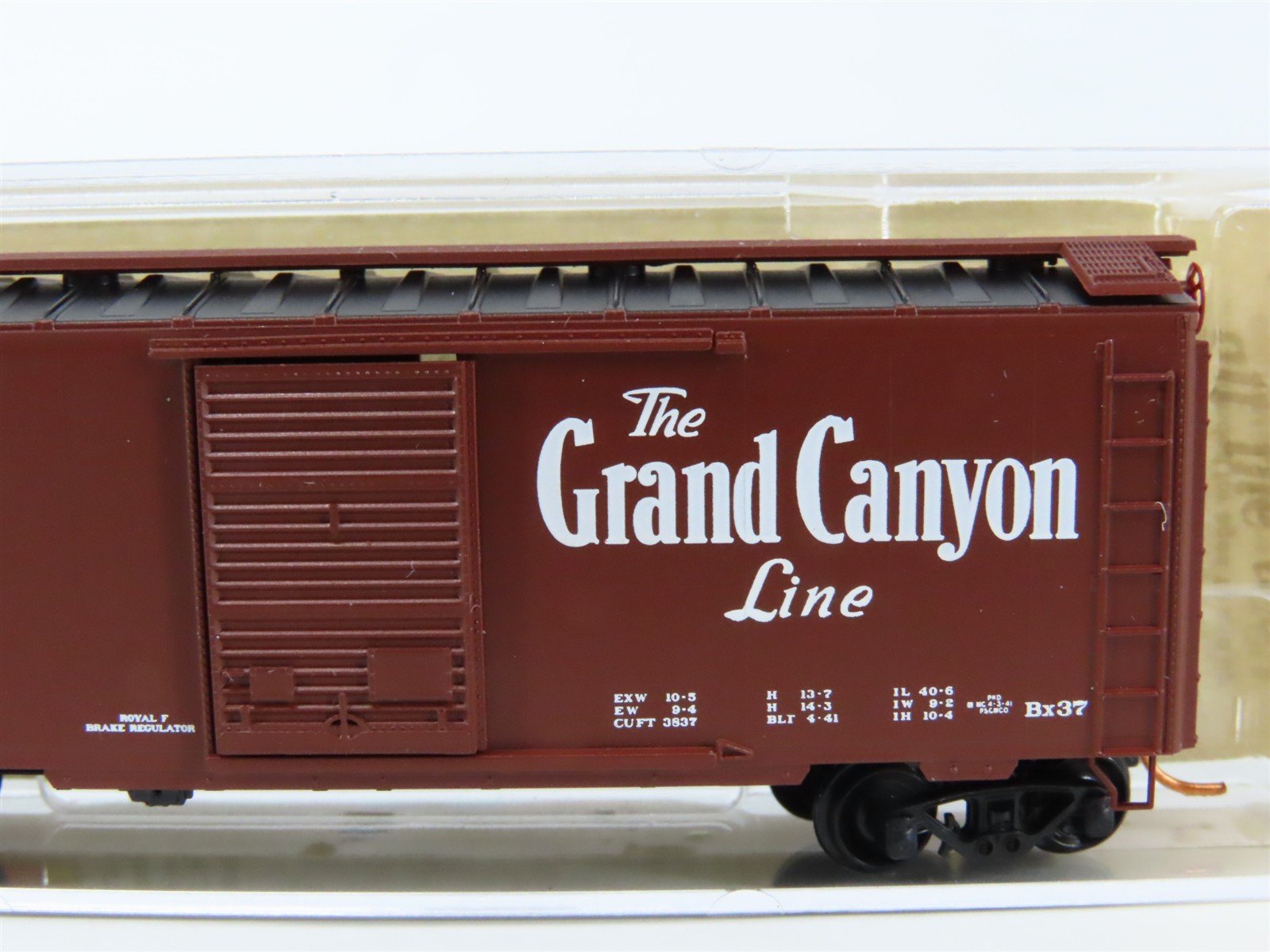 N Scale Micro-Trains MTL 02052117 ATSF Grand Canyon Line 40' Box Car #141741