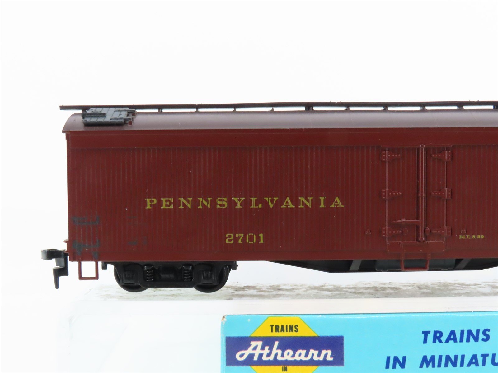HO Scale Athearn 5334 PRR Pennsylvania Railroad 50' Express Reefer #2701