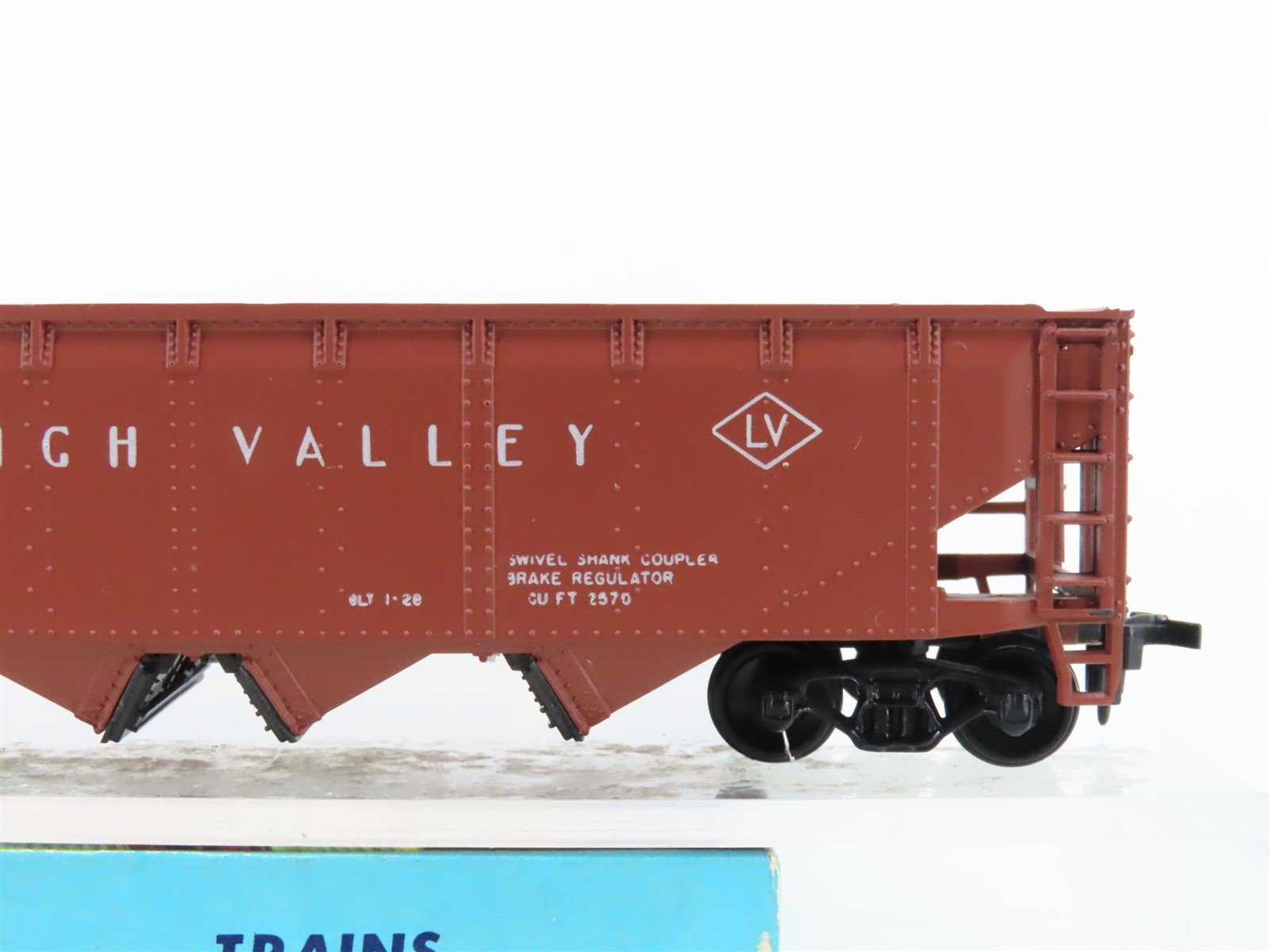 HO Scale Athearn 1750 LV Lehigh Valley Railroad 4-Bay Open Hopper #4127