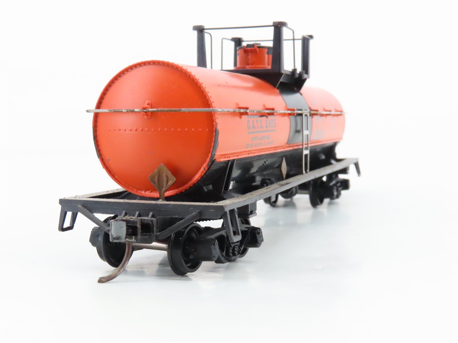 HO Scale Athearn 1550 GATX Gulf Chemical Single Dome Tank Car #2605