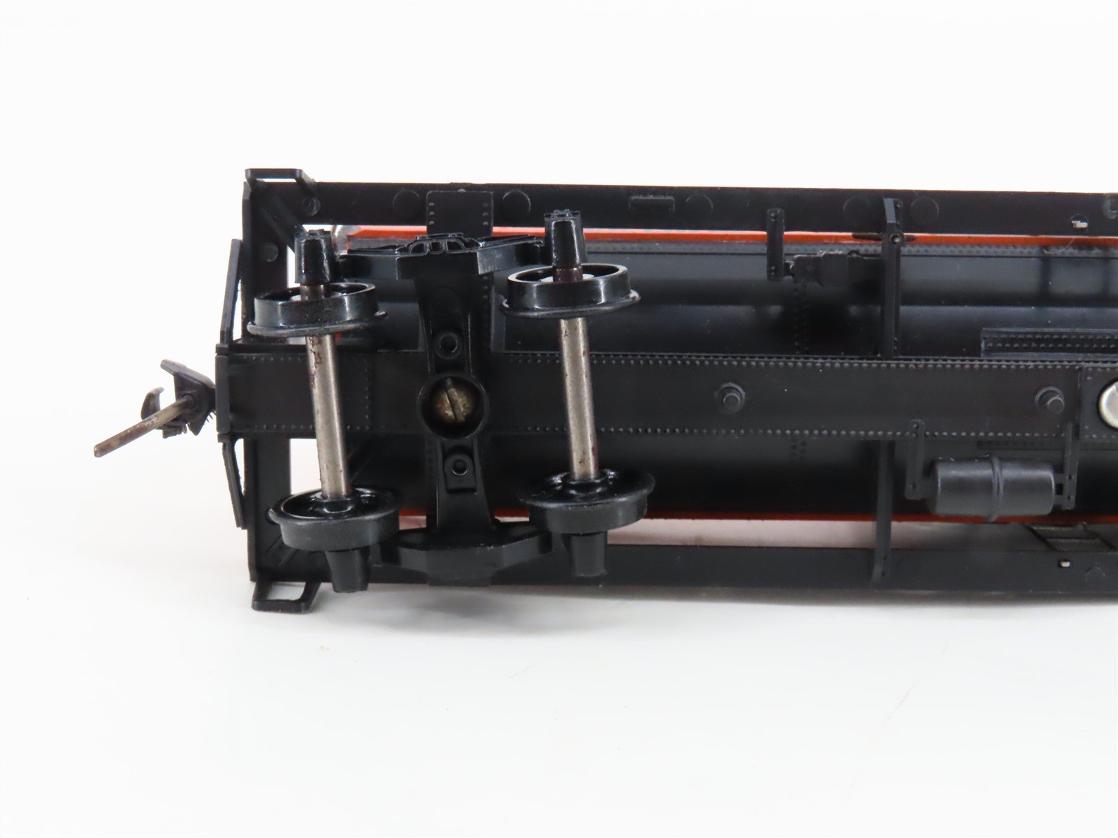 HO Scale Athearn 1550 GATX Gulf Chemical Single Dome Tank Car #2605