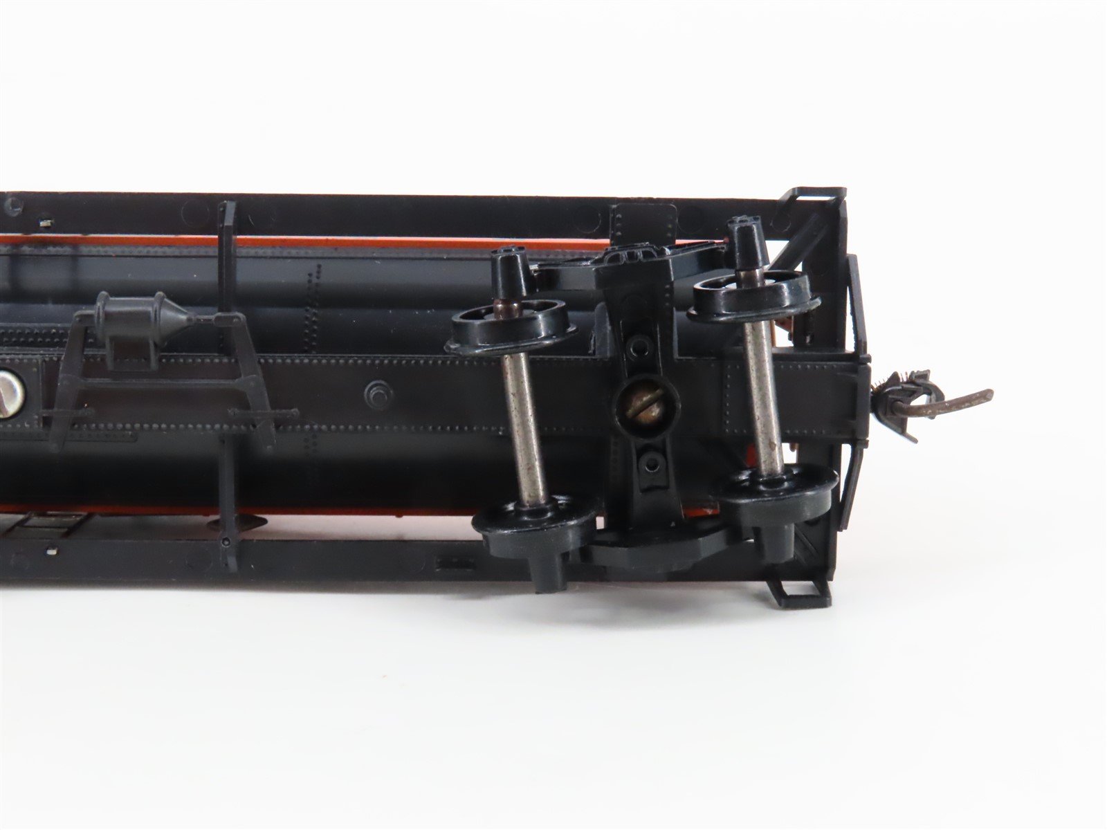 HO Scale Athearn 1550 GATX Gulf Chemical Single Dome Tank Car #2605