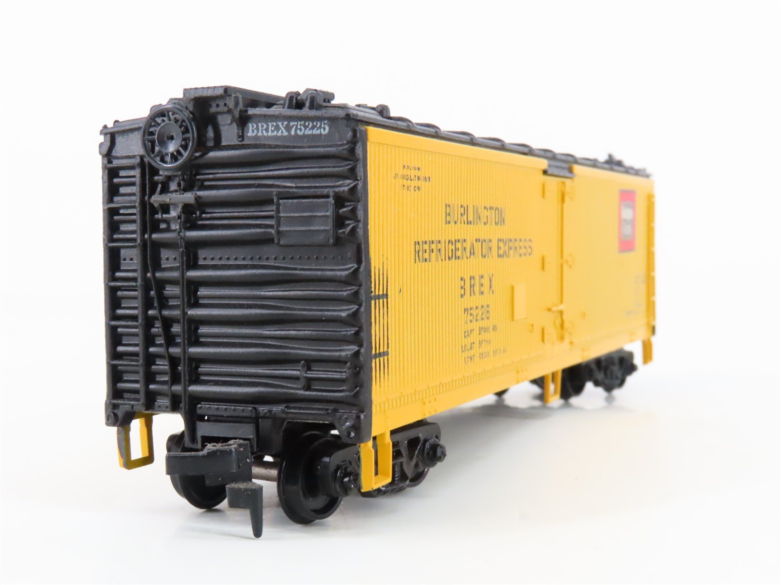 HO Scale Athearn 5217 BREX Burlington Route 40' Wood Reefer #75226
