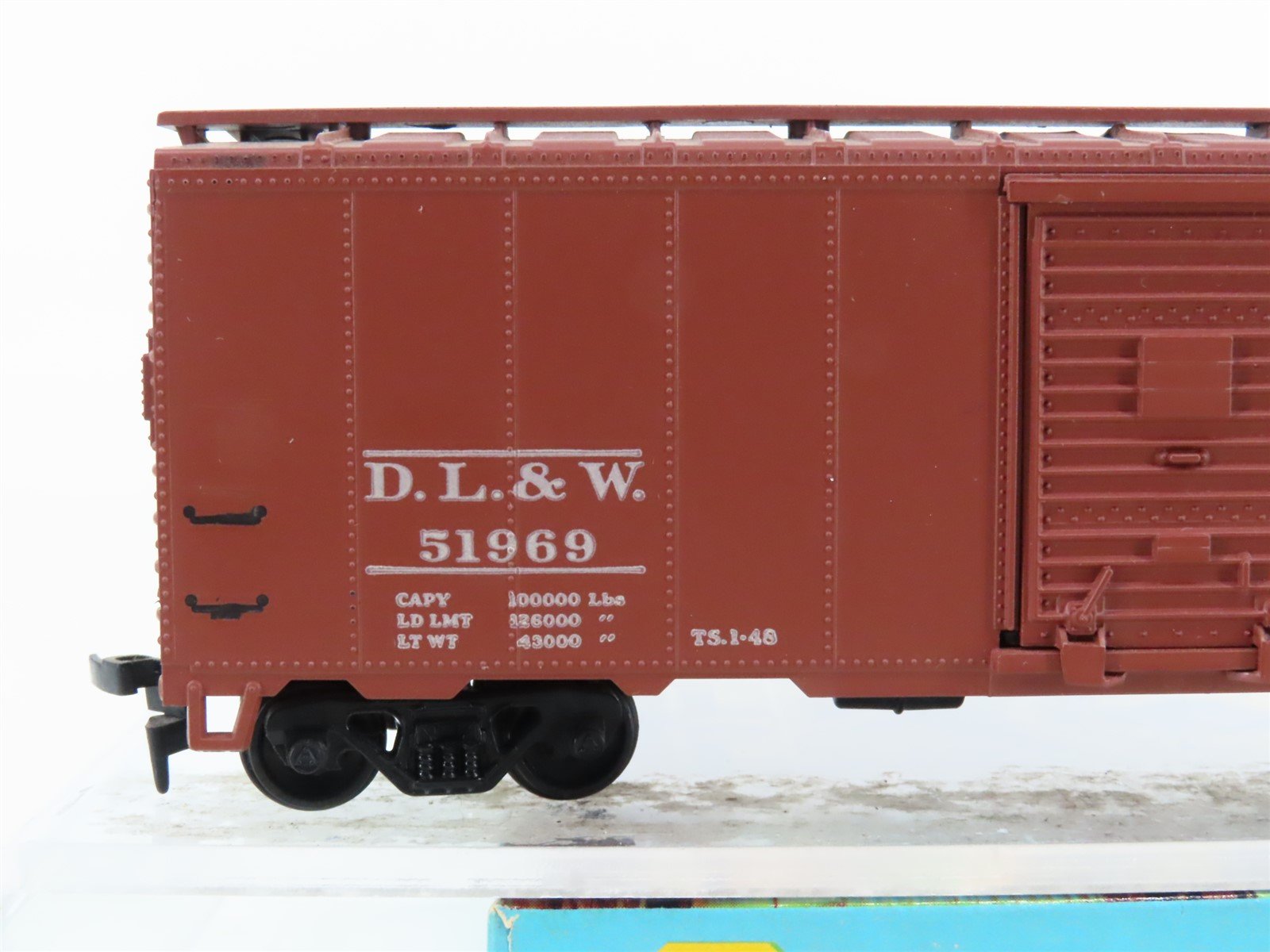 HO Scale Athearn 5008 DL&W Lackawanna Route of Phoebe Snow 40' Box Car #51969