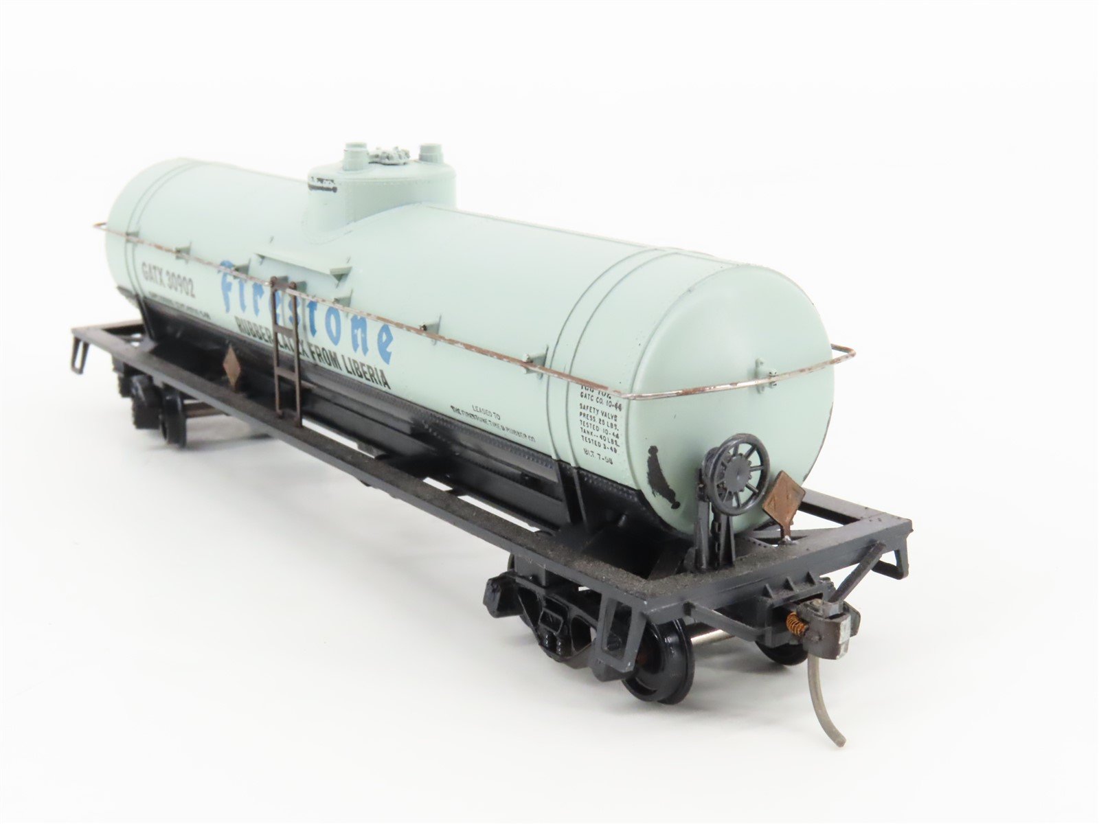 HO Scale Athearn 1579 GATX Firestone 40' Single Dome Tank Car #30902