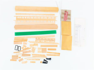 HO Scale La Belle Kit HO-9 Wood 1900 Closed Vestibule Sleeper Passenger Car