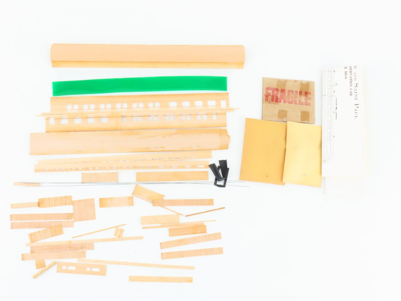 HO Scale La Belle Kit HO-6 Wood 1903 Closed Vestibule Observation Passenger Car