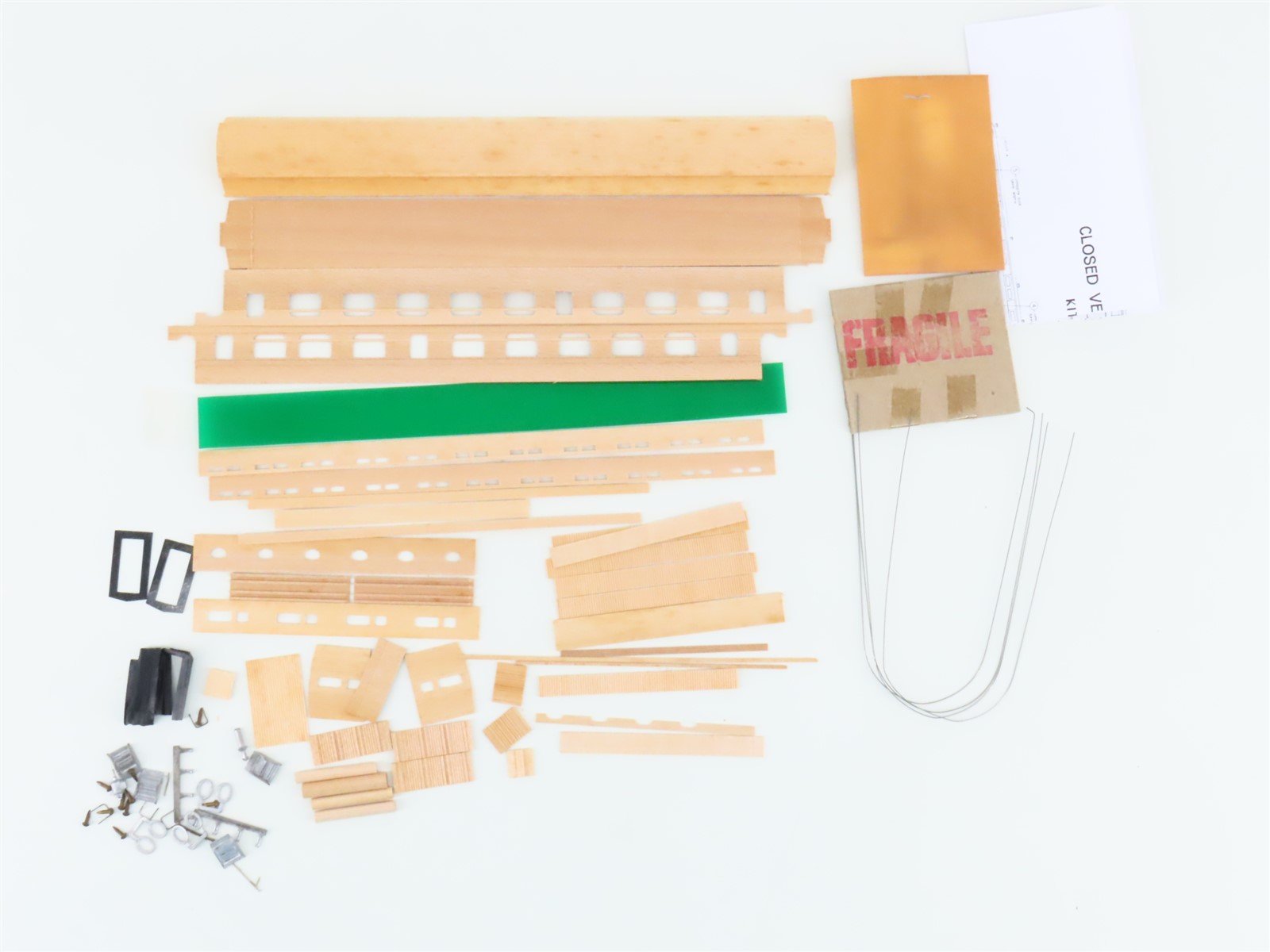 HO Scale La Belle Kit HO-8 Wood 1902 Closed Vestibule Diner Passenger Car