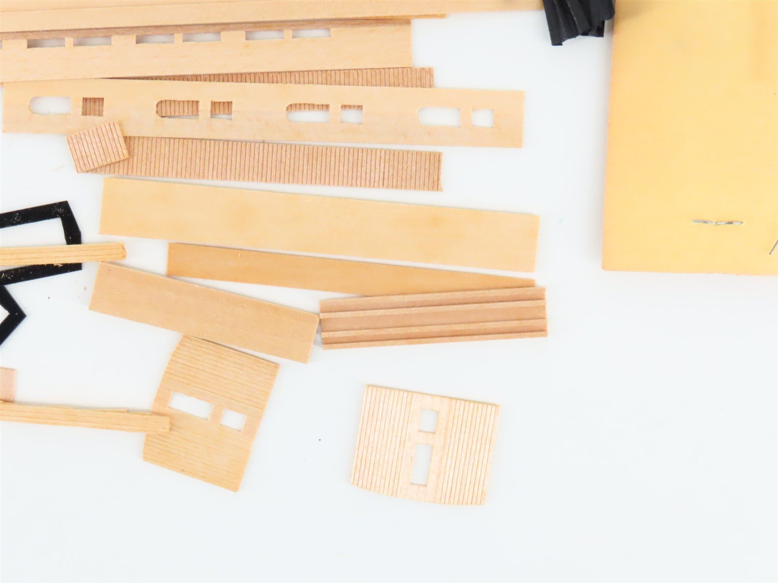 HO Scale La Belle Kit HO-1 Wood 1950 Closed Vestibule Coach Passenger Car