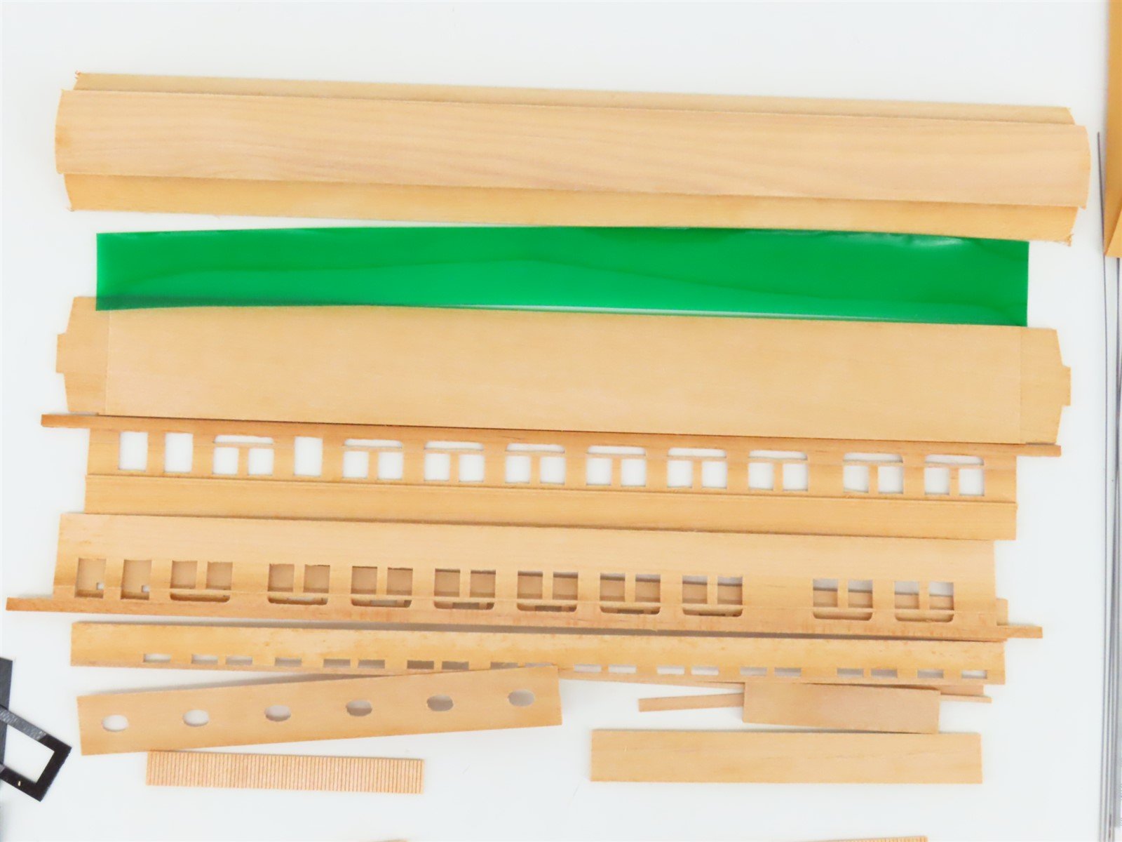 HO Scale La Belle Kit HO-9 Wood 1900 Closed Vestibule Sleeper Passenger Car