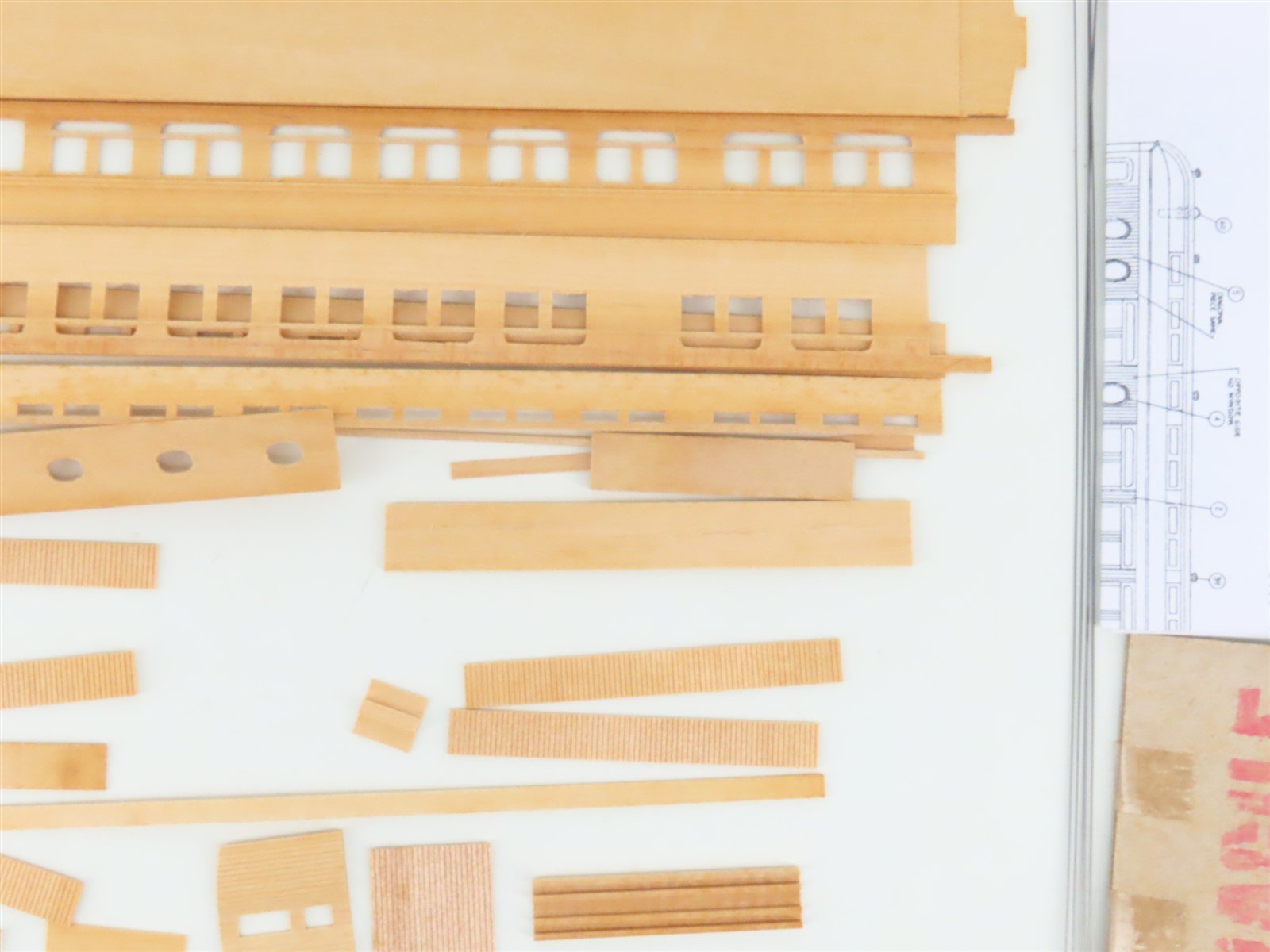 HO Scale La Belle Kit HO-9 Wood 1900 Closed Vestibule Sleeper Passenger Car