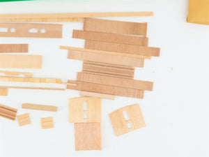 HO Scale La Belle Kit HO-1 Wood 1905 Closed Vestibule Coach Passenger Car