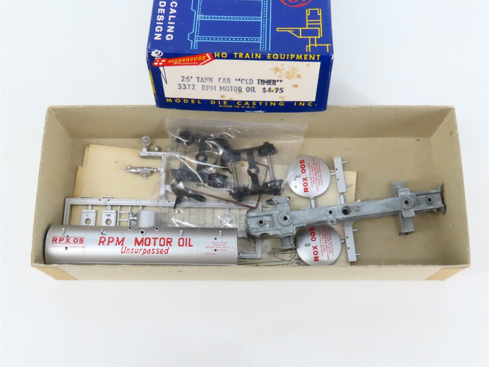 HO Scale Roundhouse Kit 3372 RPX RPM Motor Oil Old Timer 26' Tank Car #05