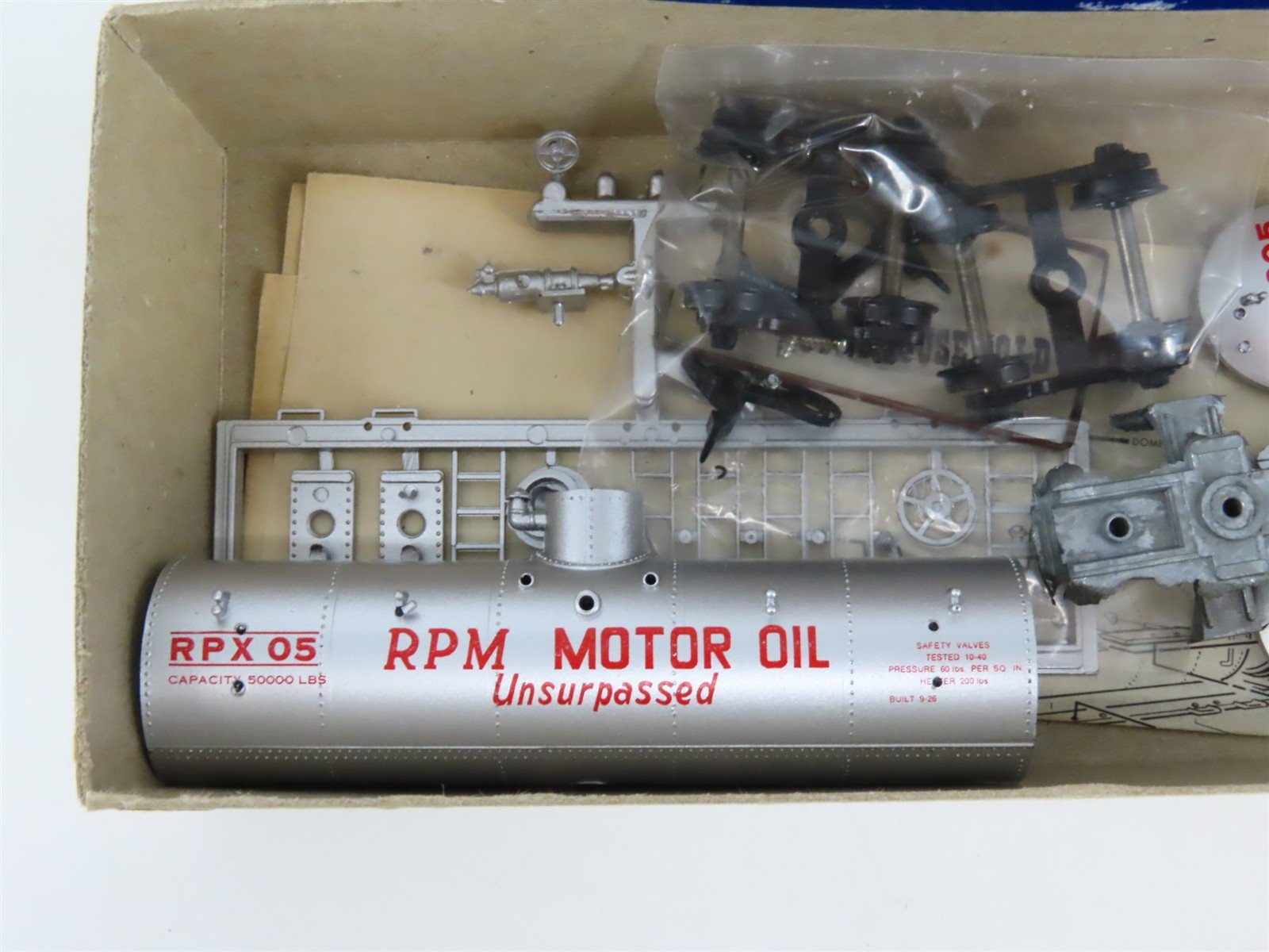 HO Scale Roundhouse Kit 3372 RPX RPM Motor Oil Old Timer 26' Tank Car #05