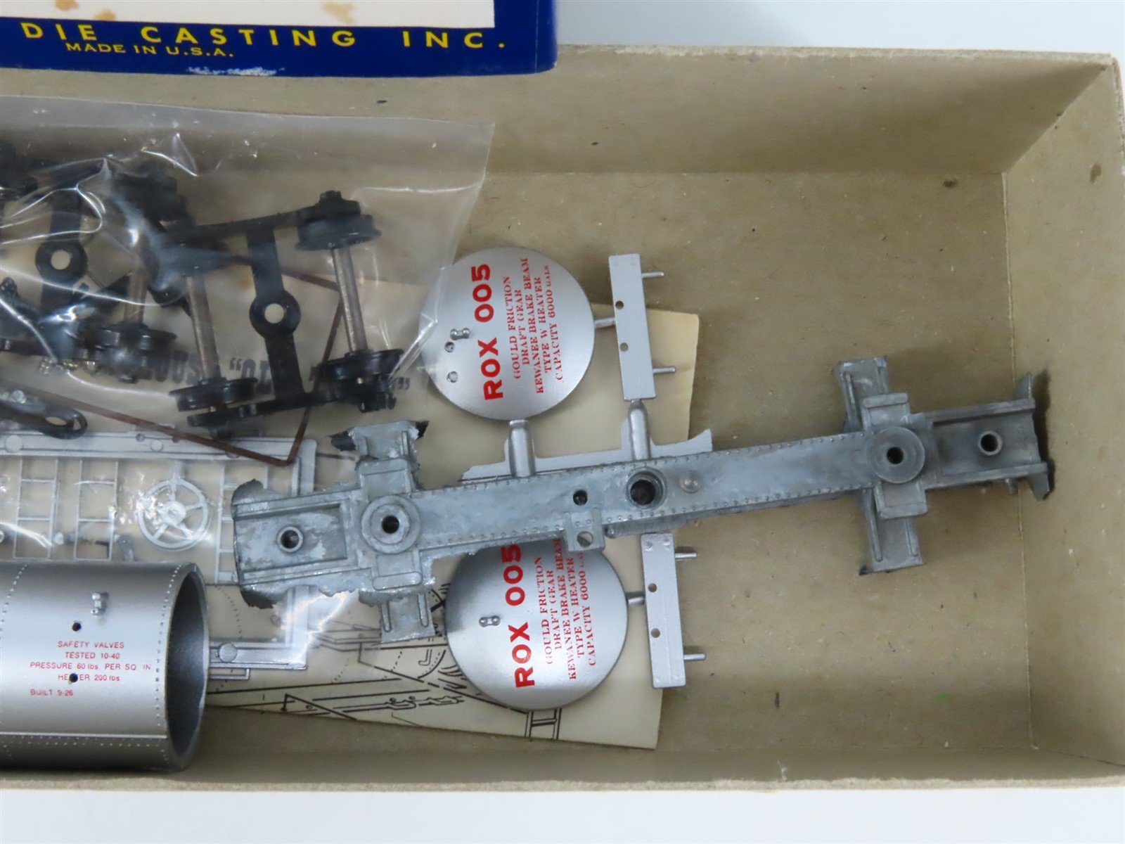 HO Scale Roundhouse Kit 3372 RPX RPM Motor Oil Old Timer 26' Tank Car #05
