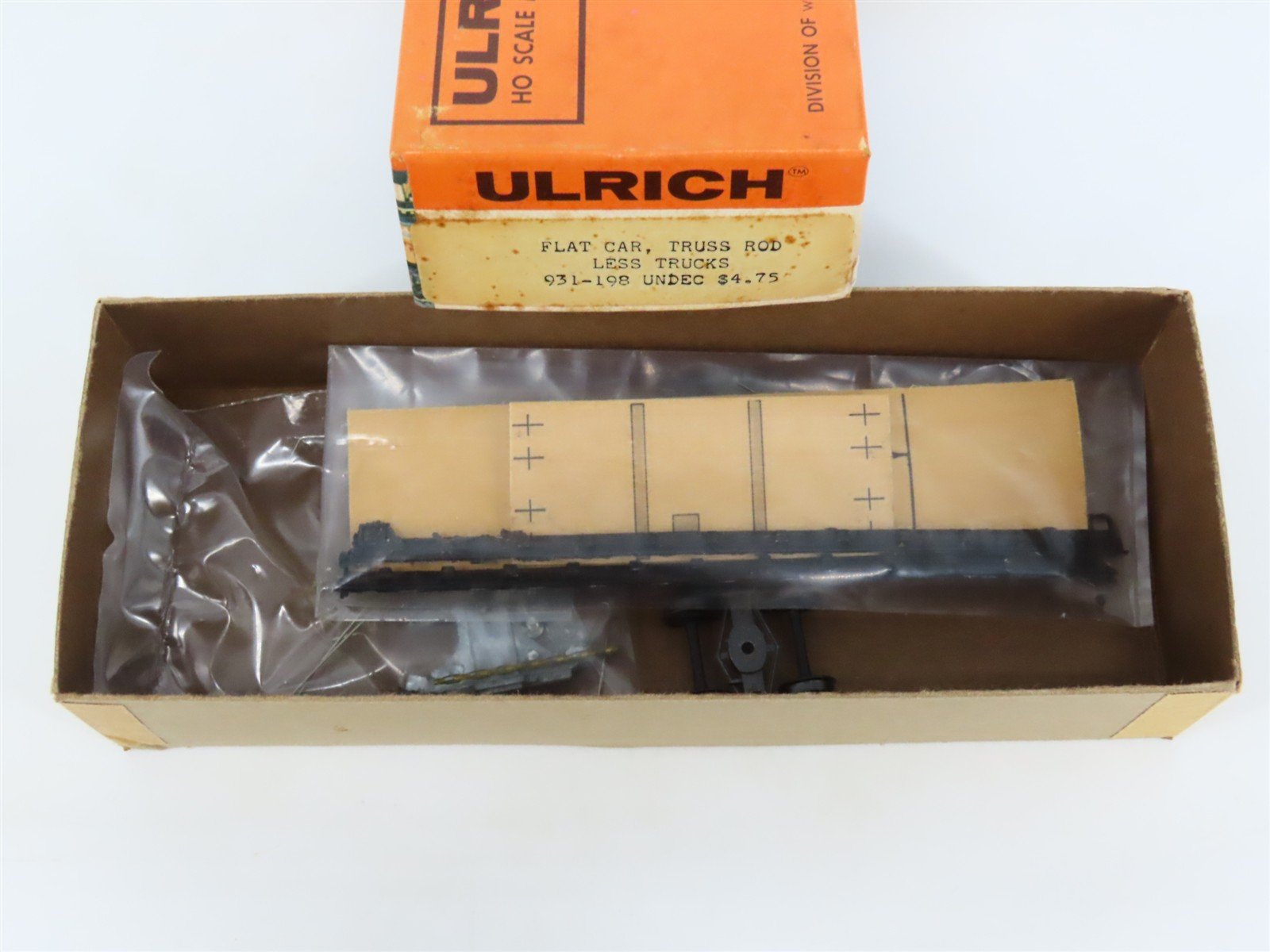 HO Scale Ulrich Kit 931-198 Undecorated Truss Rod Flat Car