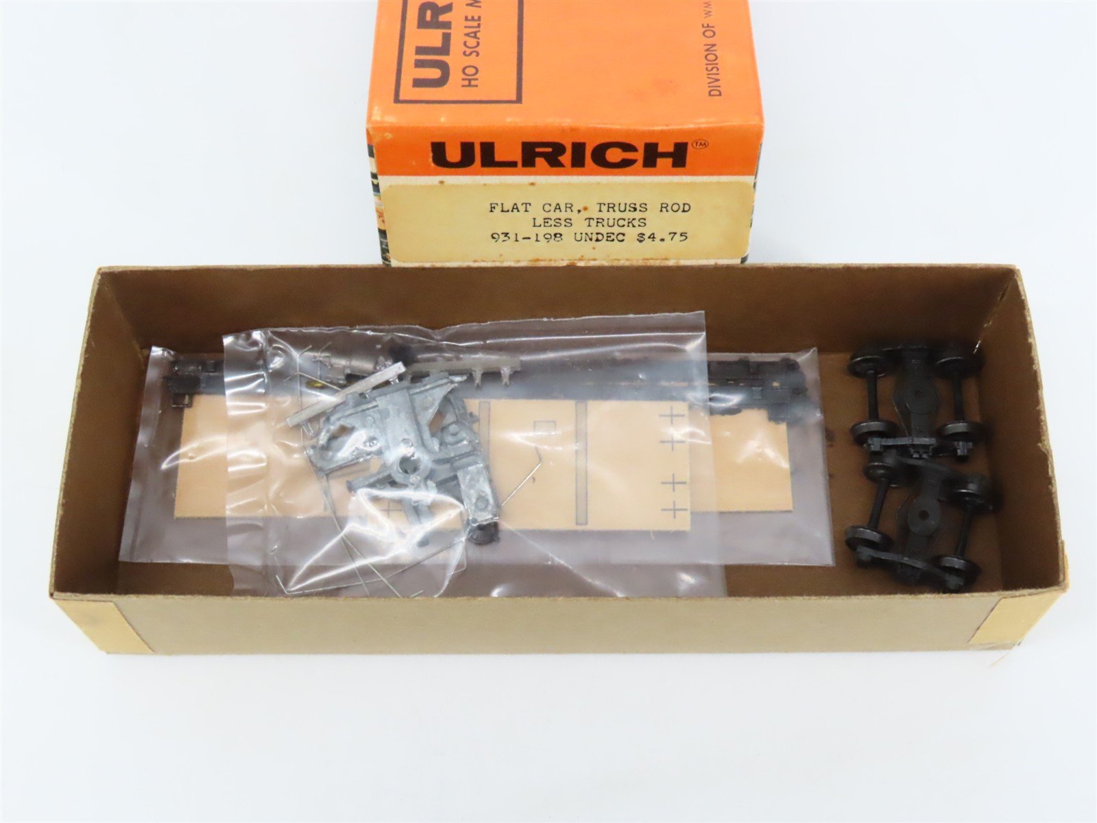 HO Scale Ulrich Kit 931-198 Undecorated Truss Rod Flat Car