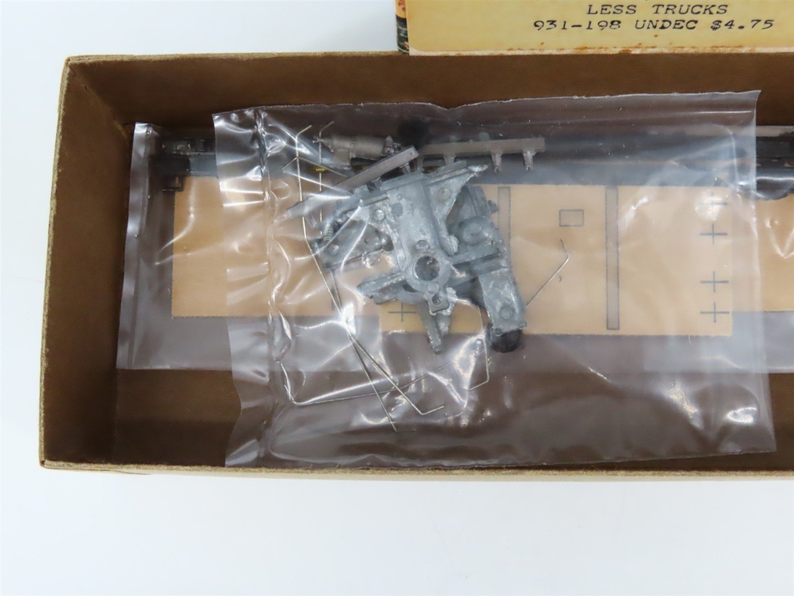 HO Scale Ulrich Kit 931-198 Undecorated Truss Rod Flat Car