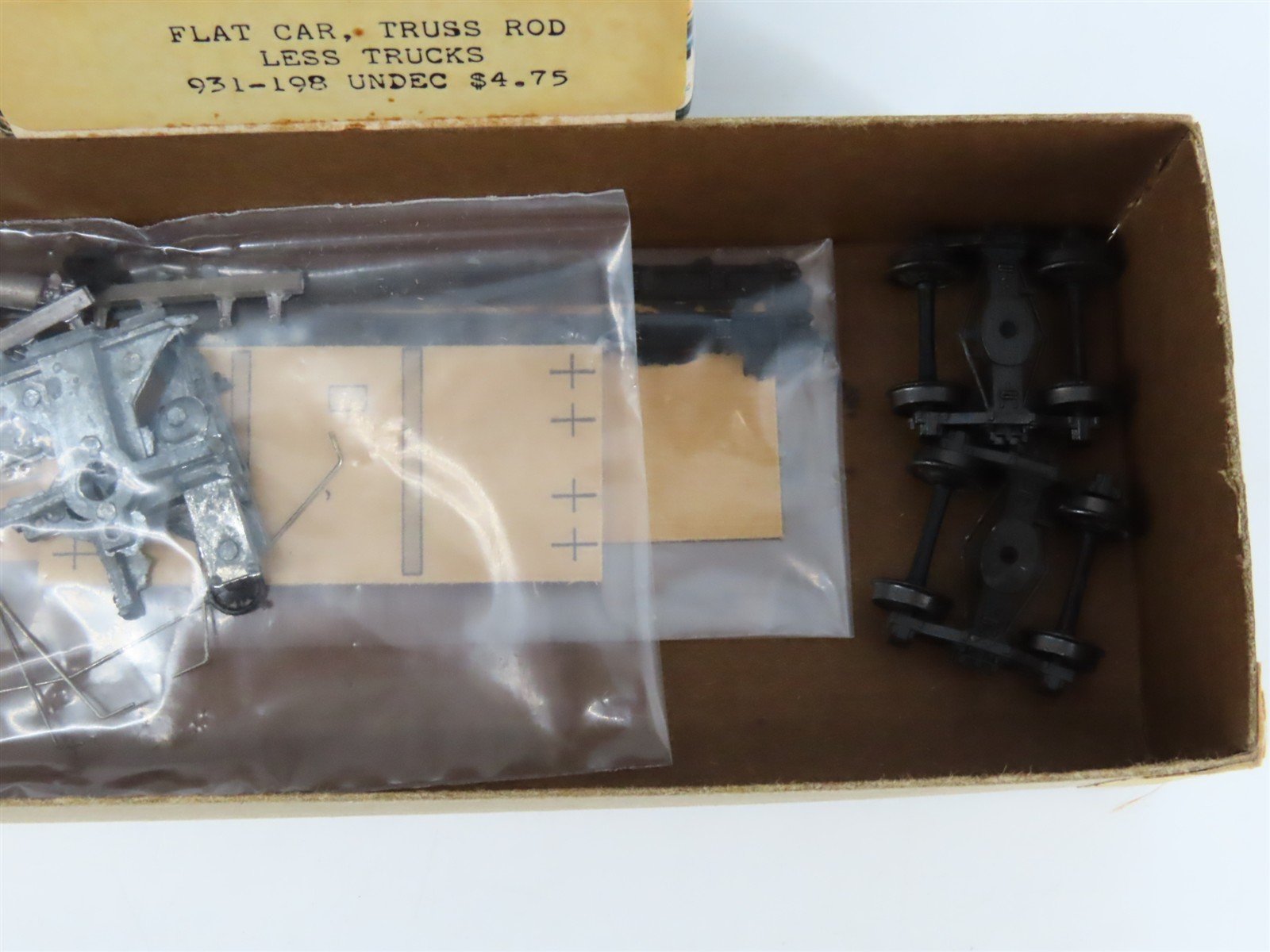 HO Scale Ulrich Kit 931-198 Undecorated Truss Rod Flat Car