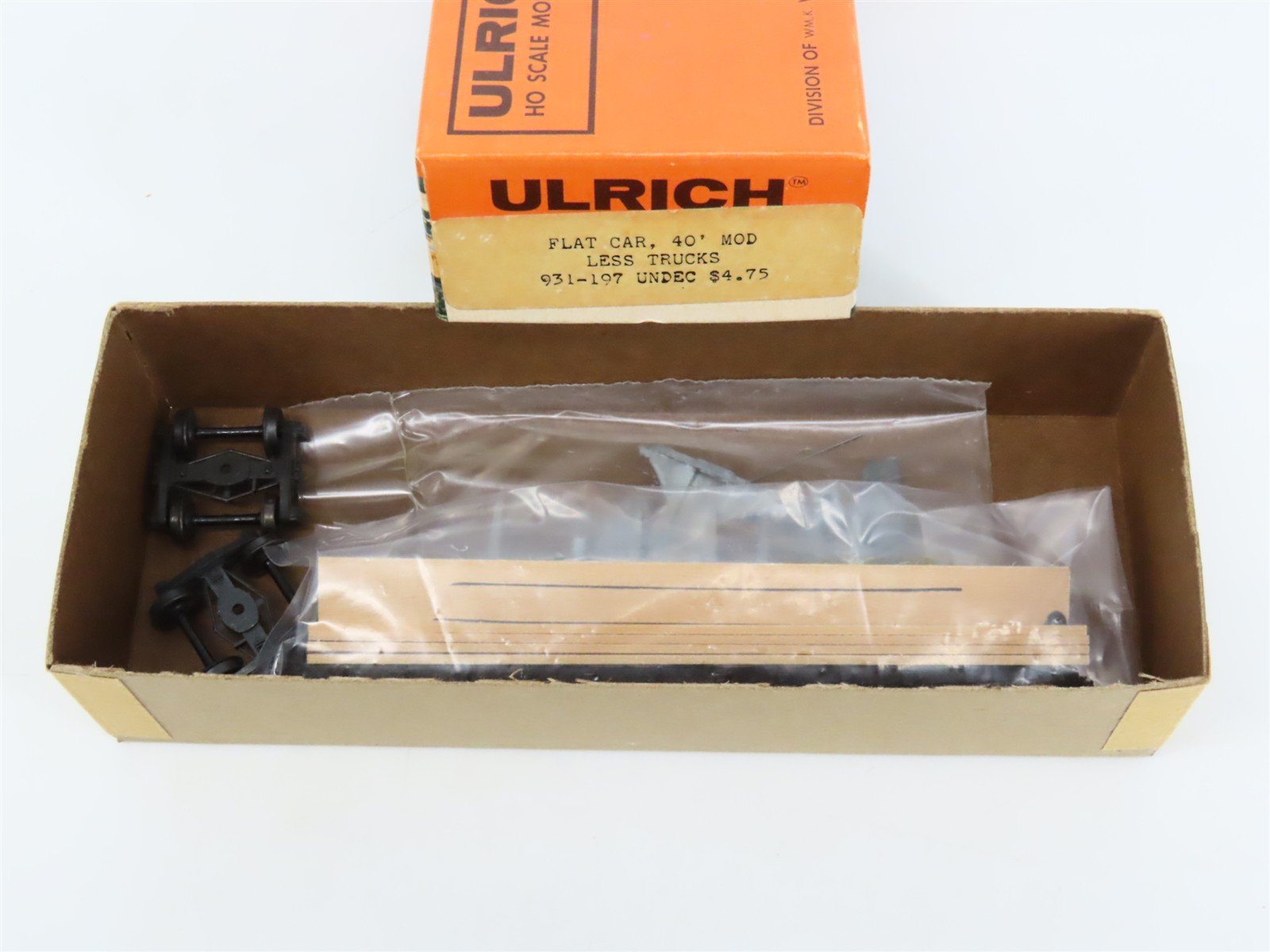 HO Scale Ulrich Kit 931-197 Undecorated 40' Flat Car