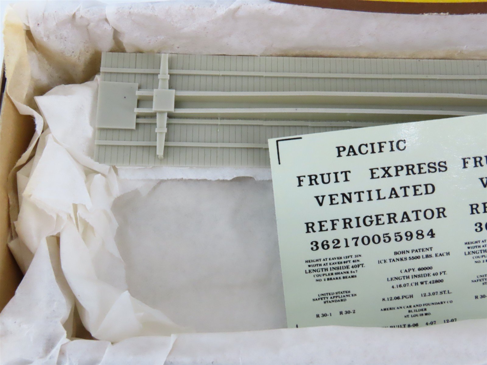 HO Scale Westerfield Kit 1801 PFE Pacific Fruit Express Reefer