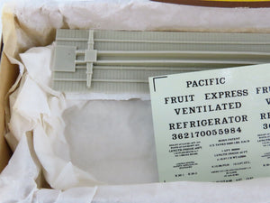 HO Scale Westerfield Kit 1801 PFE Pacific Fruit Express Reefer