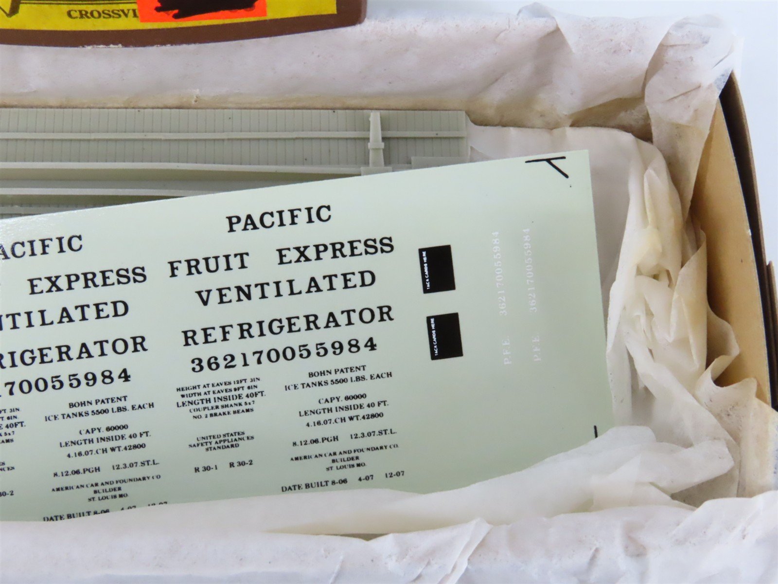 HO Scale Westerfield Kit 1801 PFE Pacific Fruit Express Reefer