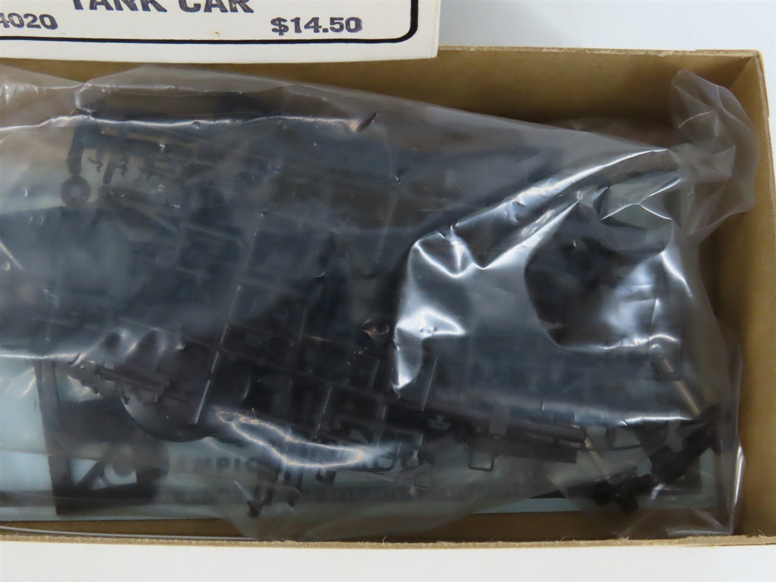 HO Scale The Gould Company Kit 4020 Unpainted 10,000 Gallon Tank Car