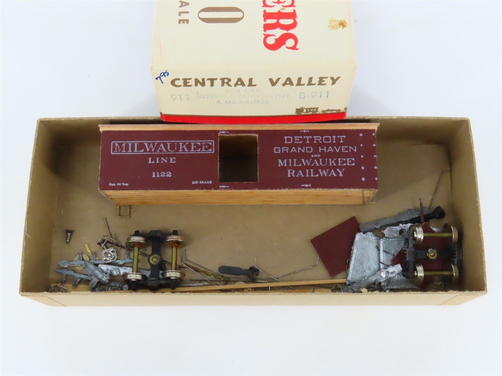 HO Scale Central Valley Kit 911 DGH&M Wood Box Car #1122 - Partially Assembled