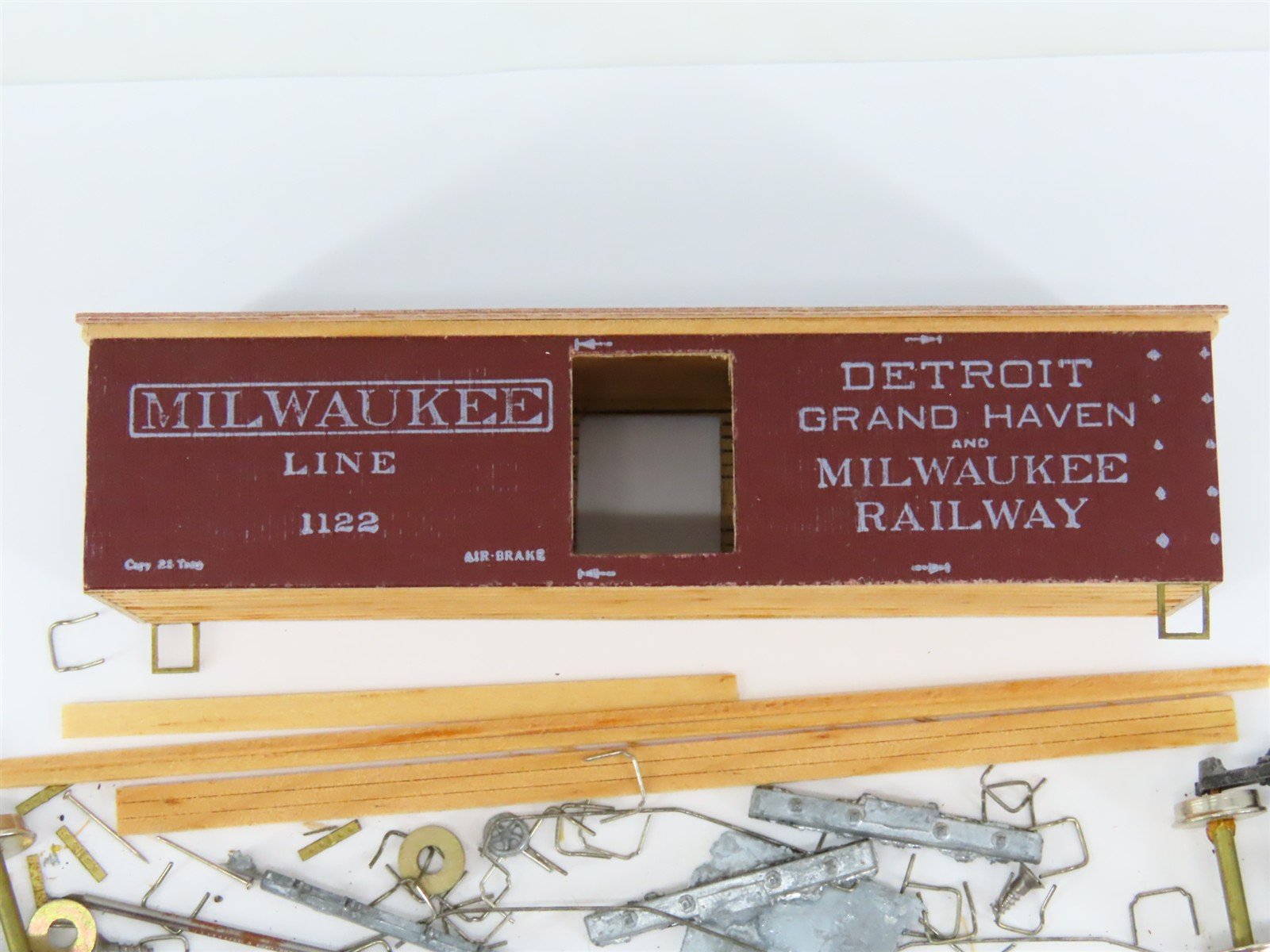 HO Scale Central Valley Kit 911 DGH&M Wood Box Car #1122 - Partially Assembled
