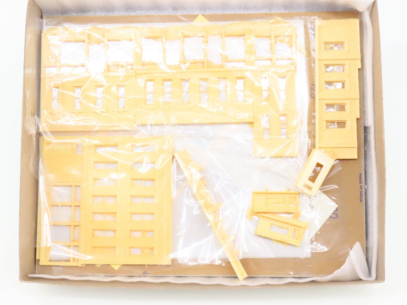 HO 1/87 Scale Magnuson Models Kit 439-539 Merchant's Row II