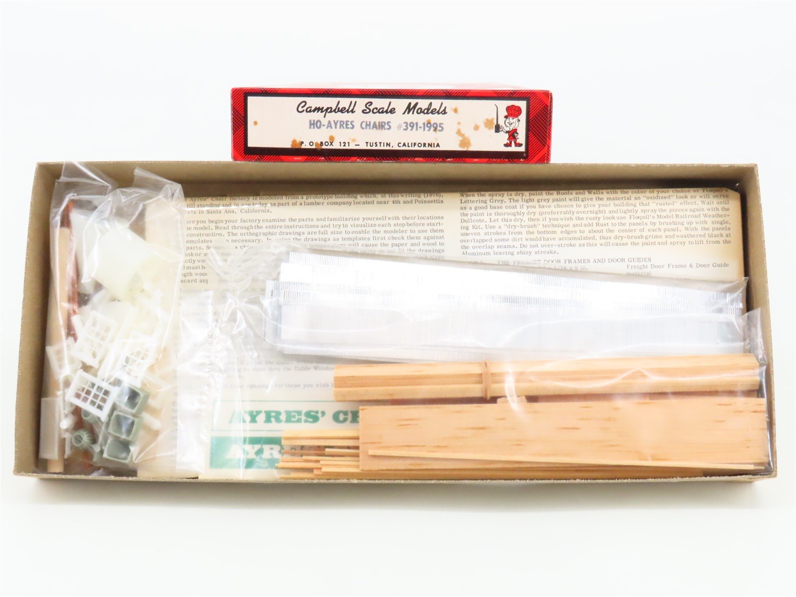 HO 1/87 Scale Campbell Scale Models Kit 391-1995 Ayres' Chairs