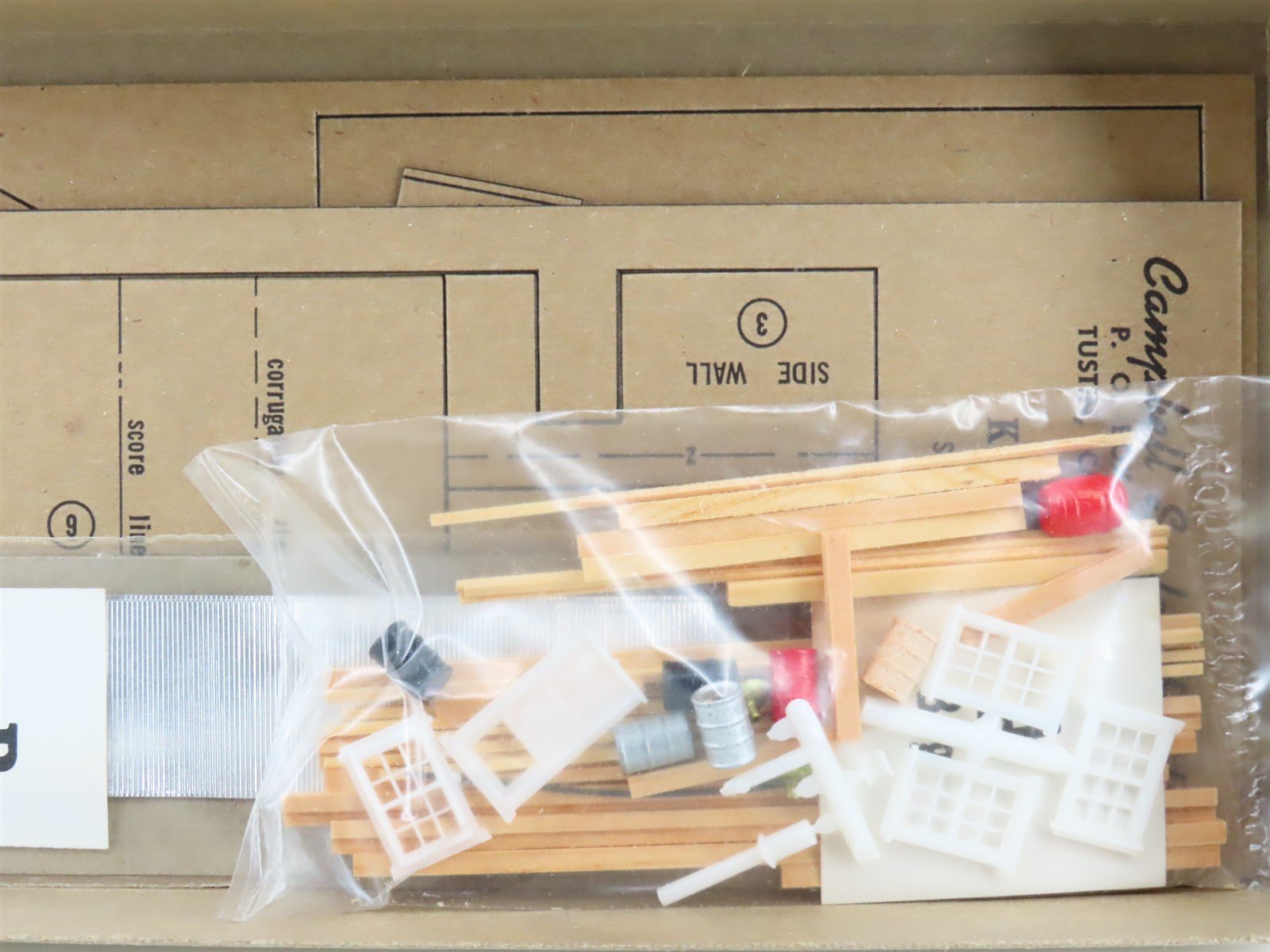 HO 1/87 Scale Campbell Scale Models Kit 373-825 Corrugated Warehouse