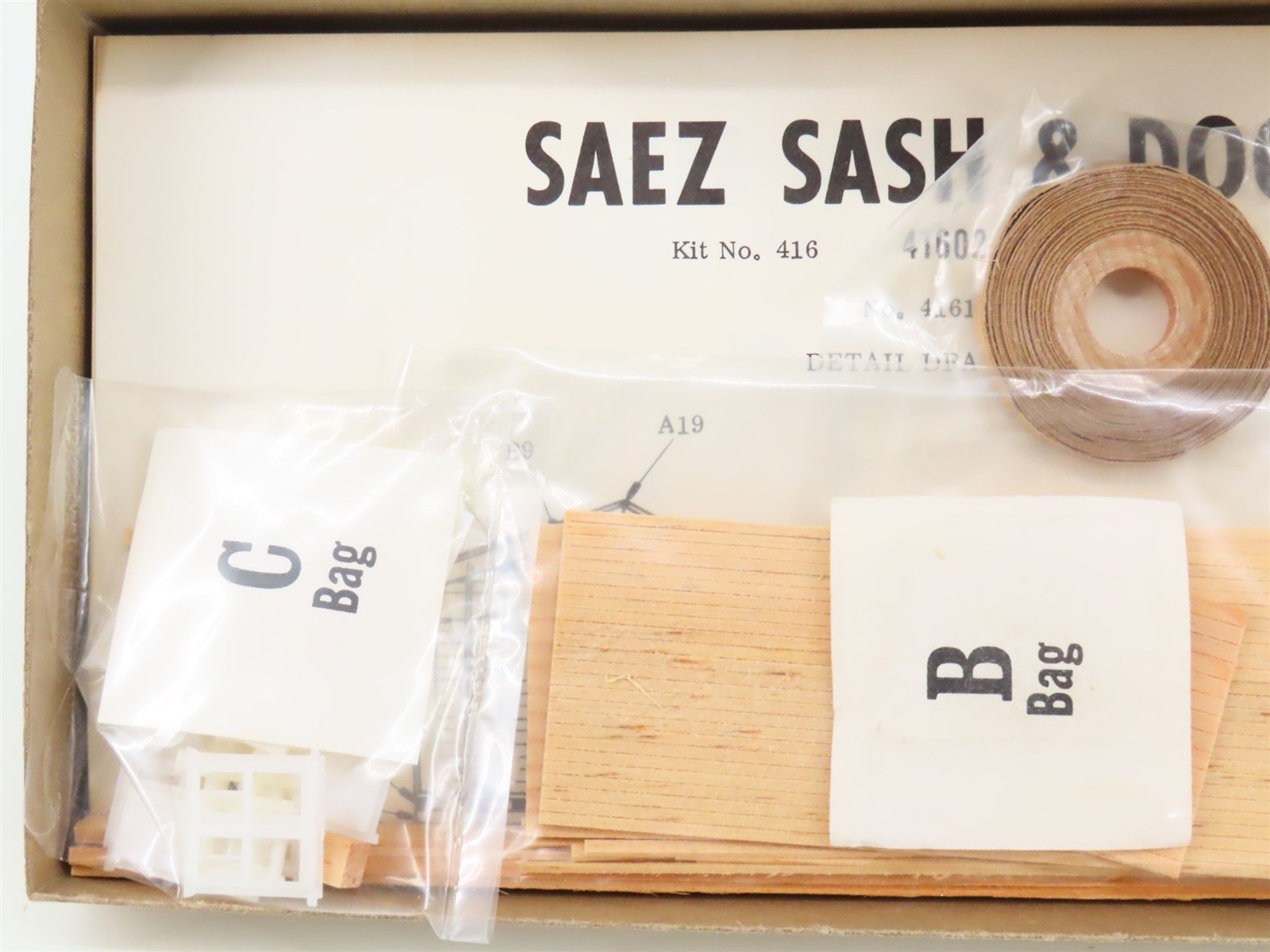 HO 1/87 Scale Campbell Scale Models Kit 416-2495 Saez Sash & Door