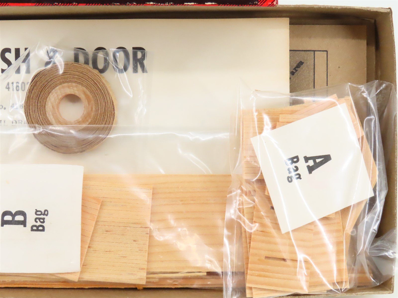 HO 1/87 Scale Campbell Scale Models Kit 416-2495 Saez Sash & Door