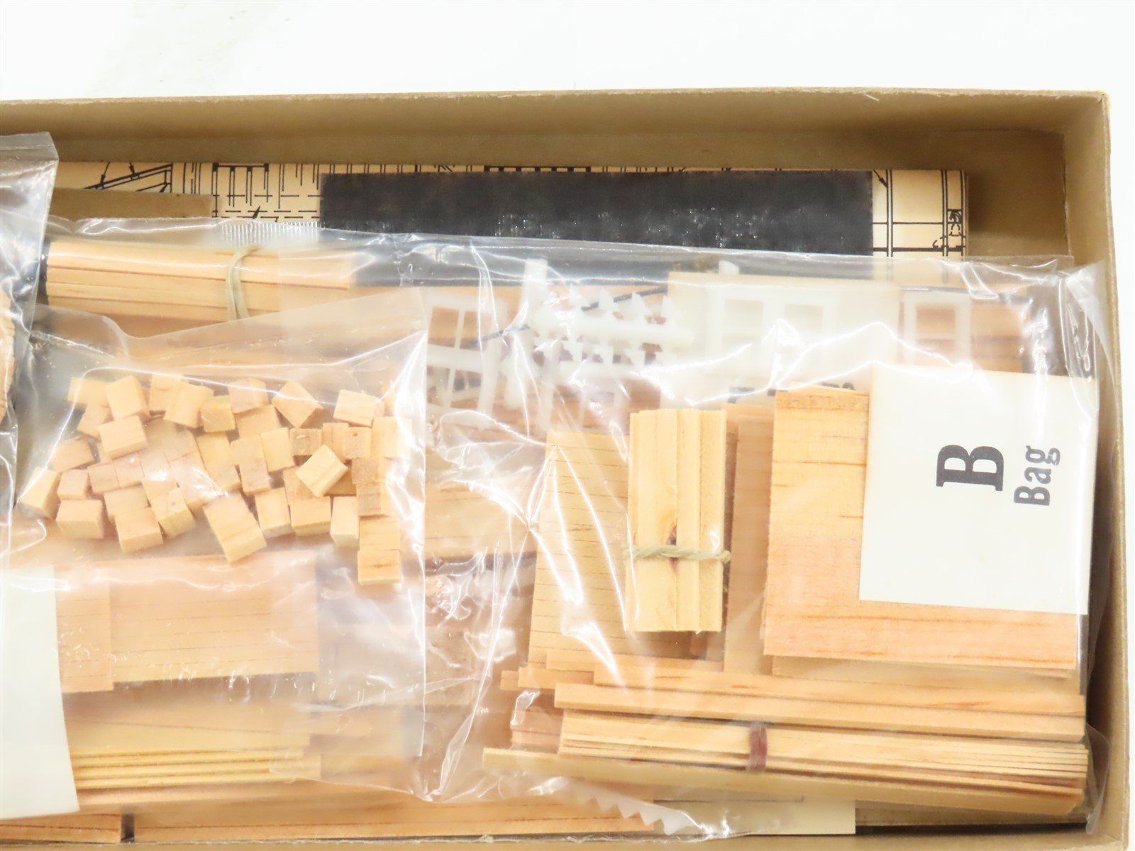 HO 1/87 Scale Campbell Scale Models Kit 379-1750 Produce Shed