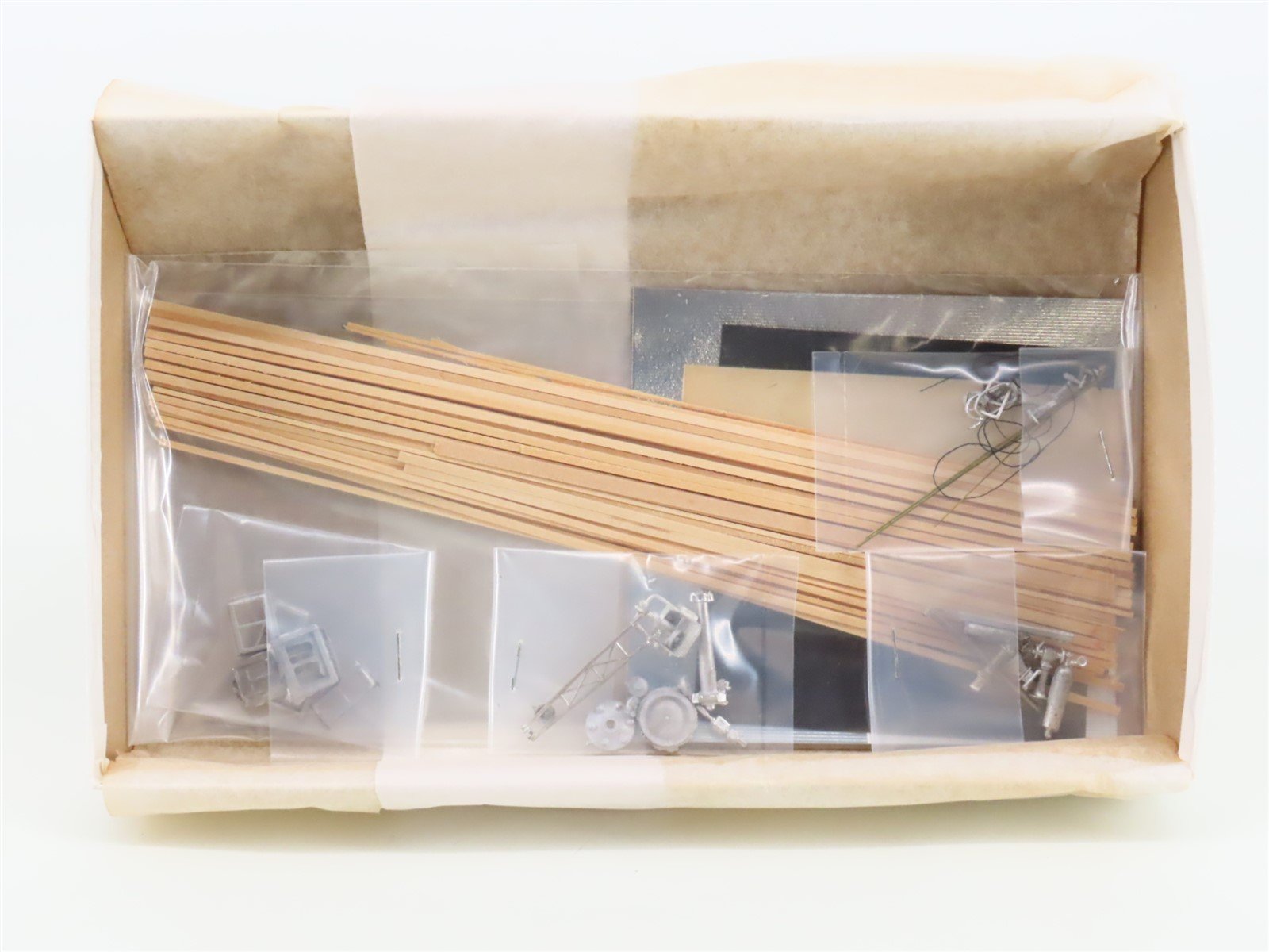 HO 1/87 Scale Structures Ltd. Kit 1106 Tool House & Pillar Crane