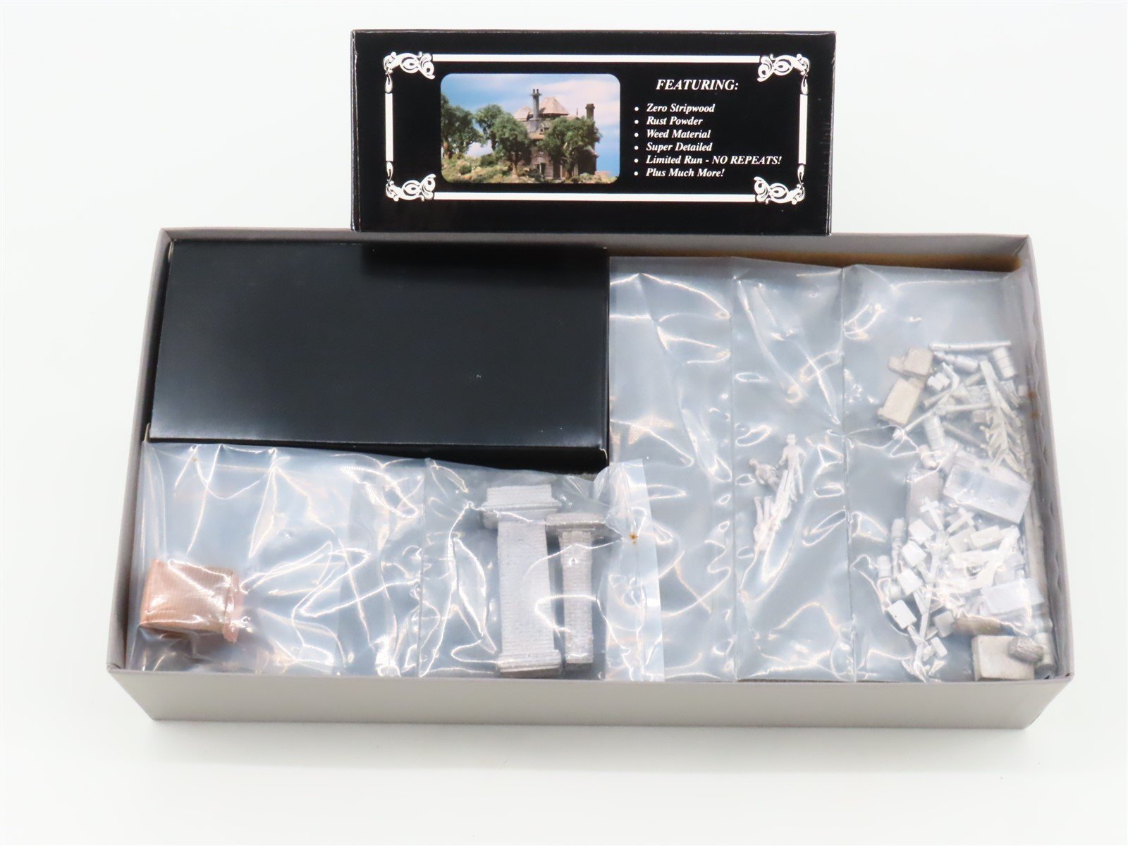 HO/HOn3 Scale Master Creations Limited Run Kit 60 Minerva Casket Co.