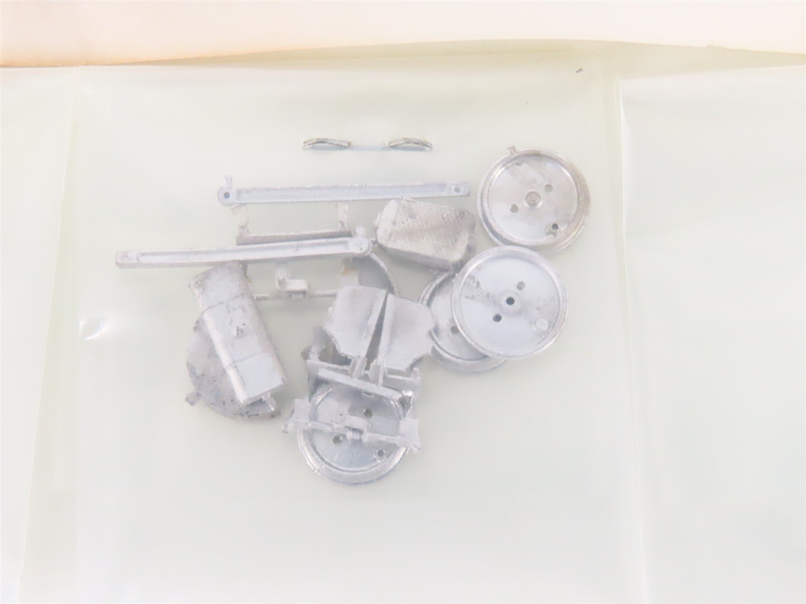 HO Scale SS Ltd Scale Structures 8105 Kerosene Locomotive Kit