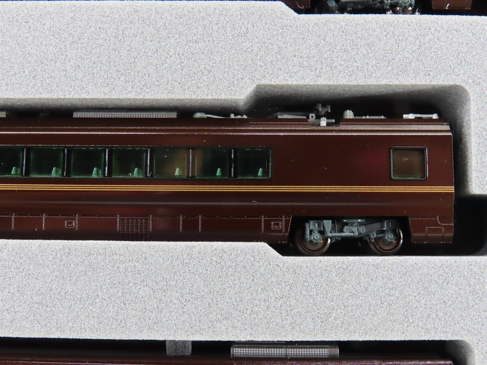 N Scale Kato 10-1991 E655 Series 